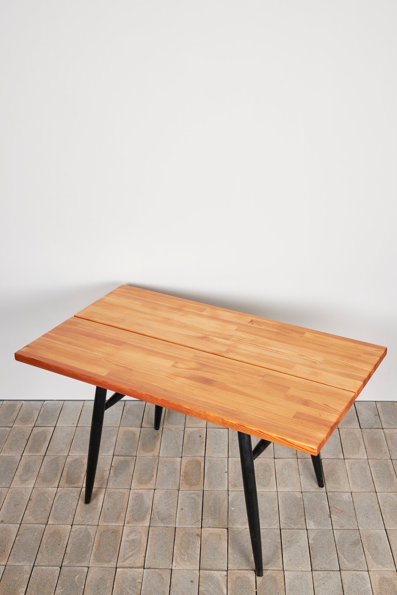 PIRKKA DINING TABLE