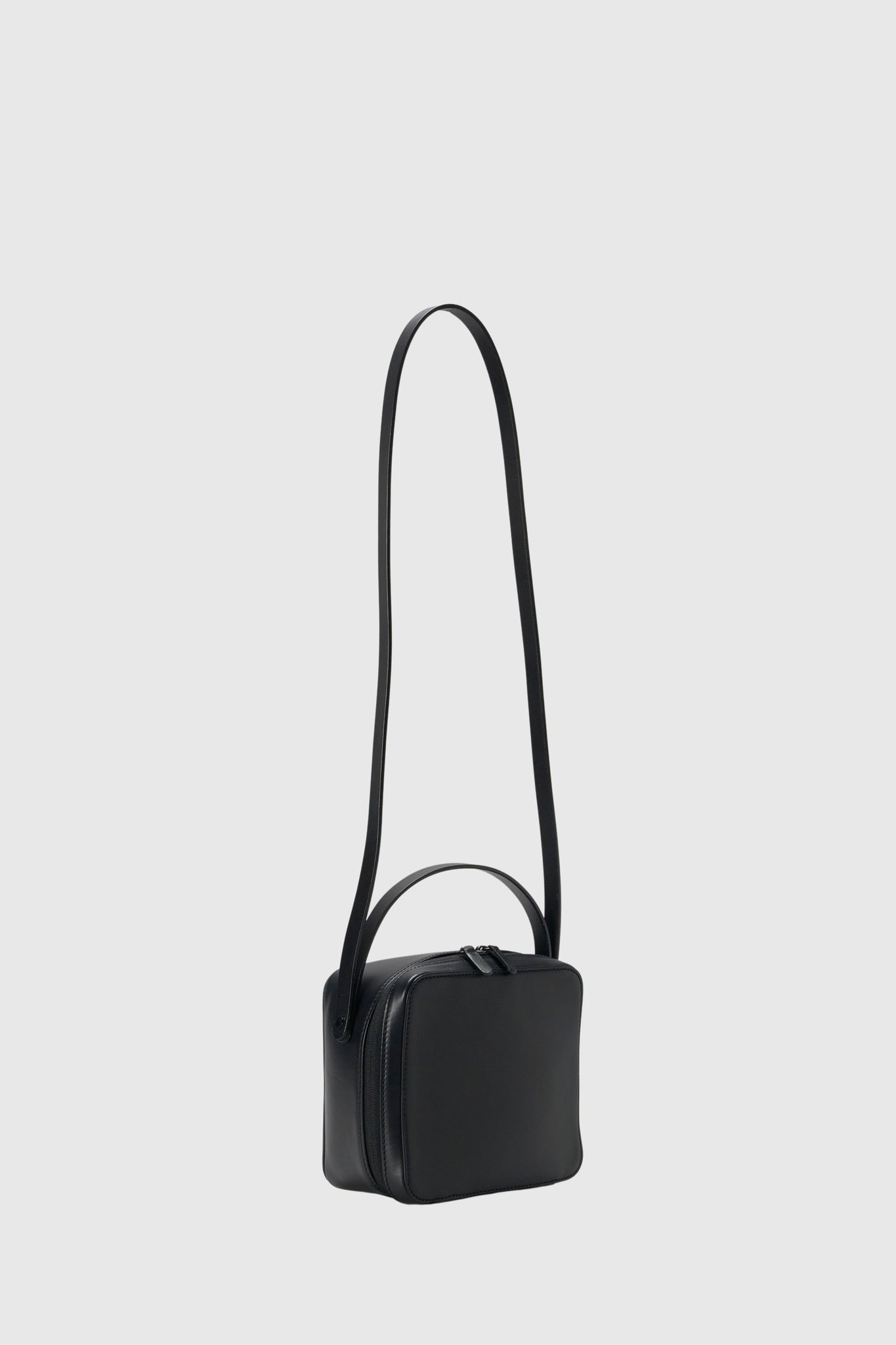 LEATHER SHOULDER BAG MADE BY AETA