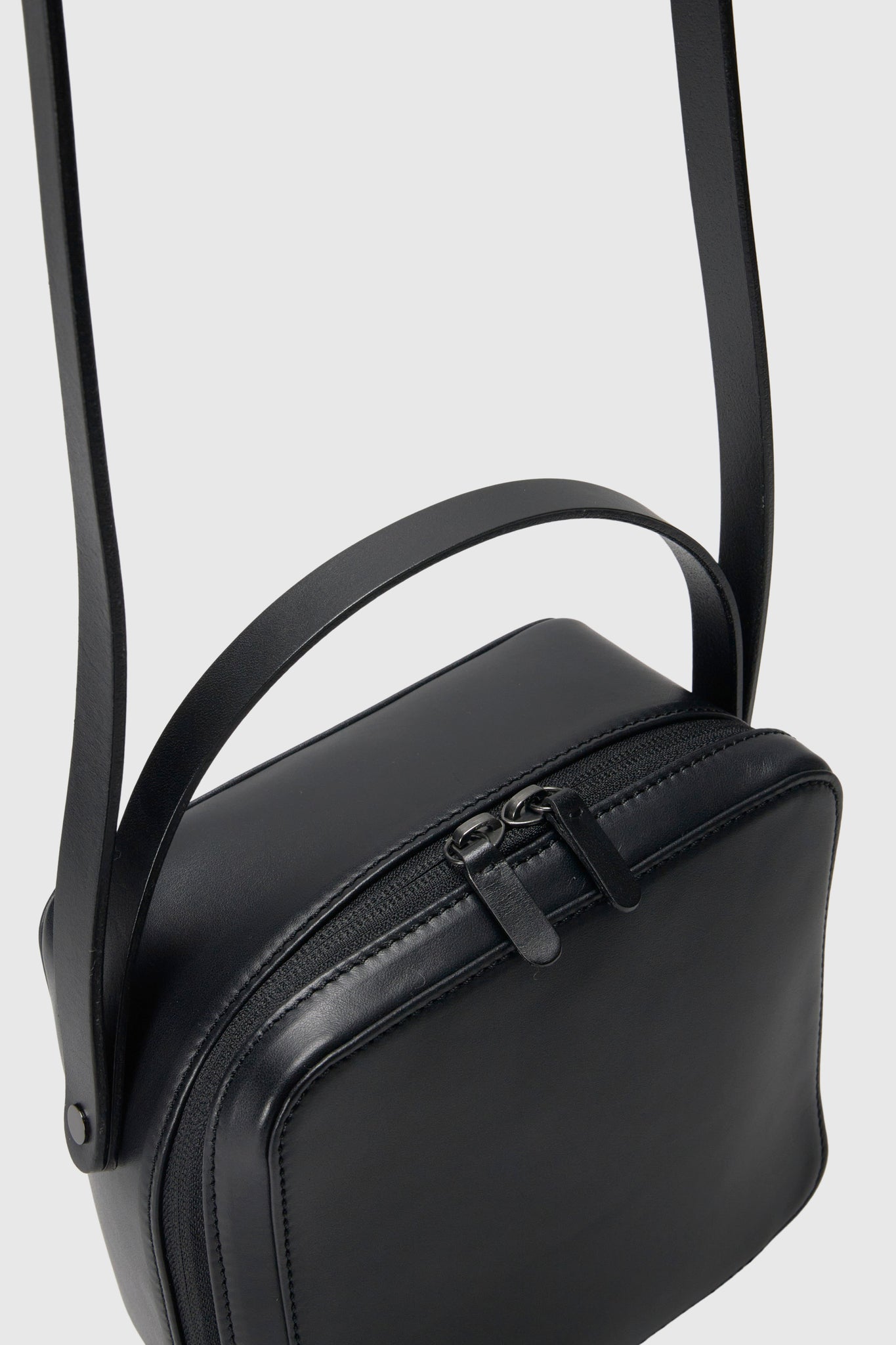 LEATHER SHOULDER BAG MADE BY AETA