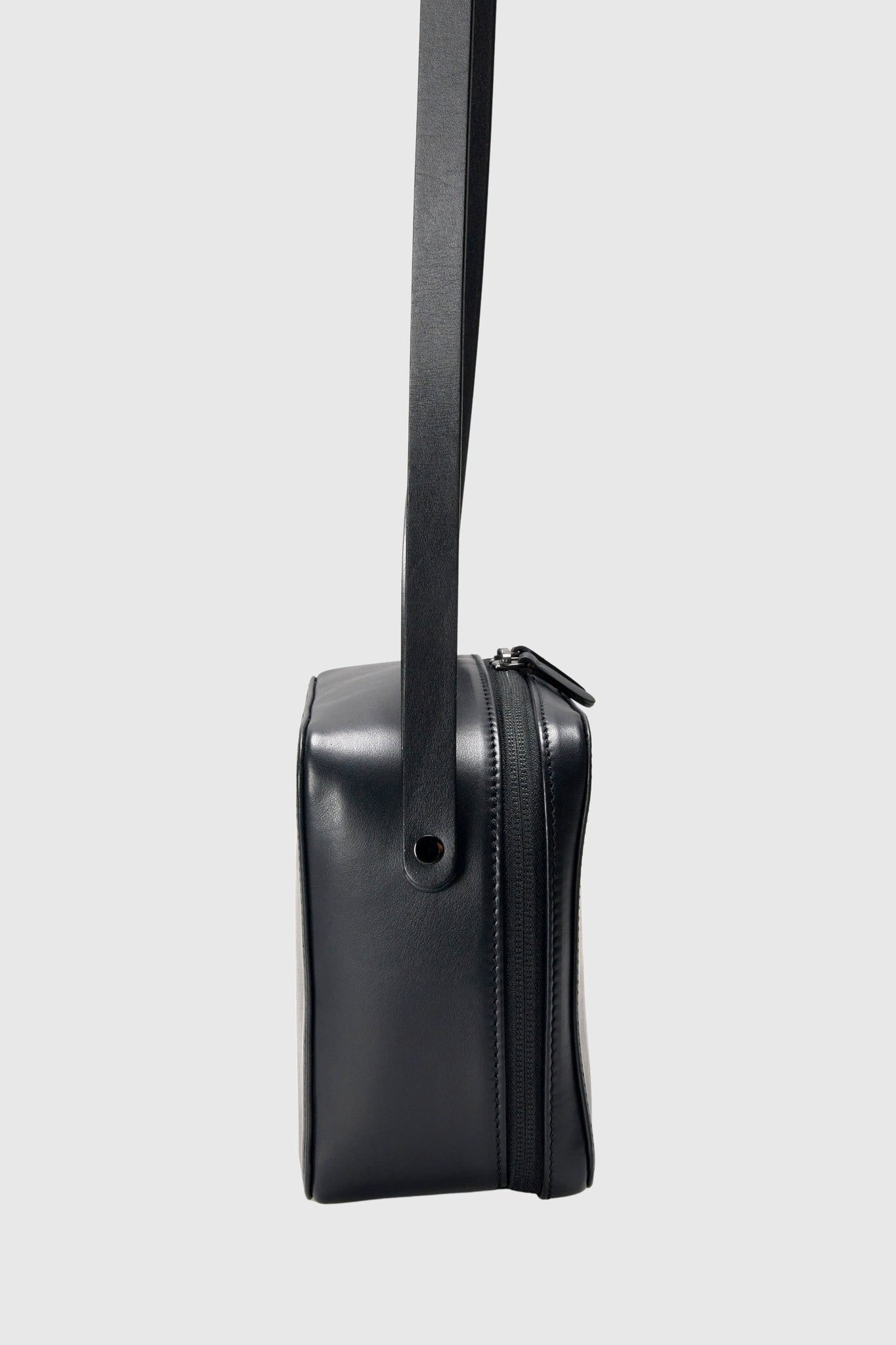 LEATHER SHOULDER BAG MADE BY AETA