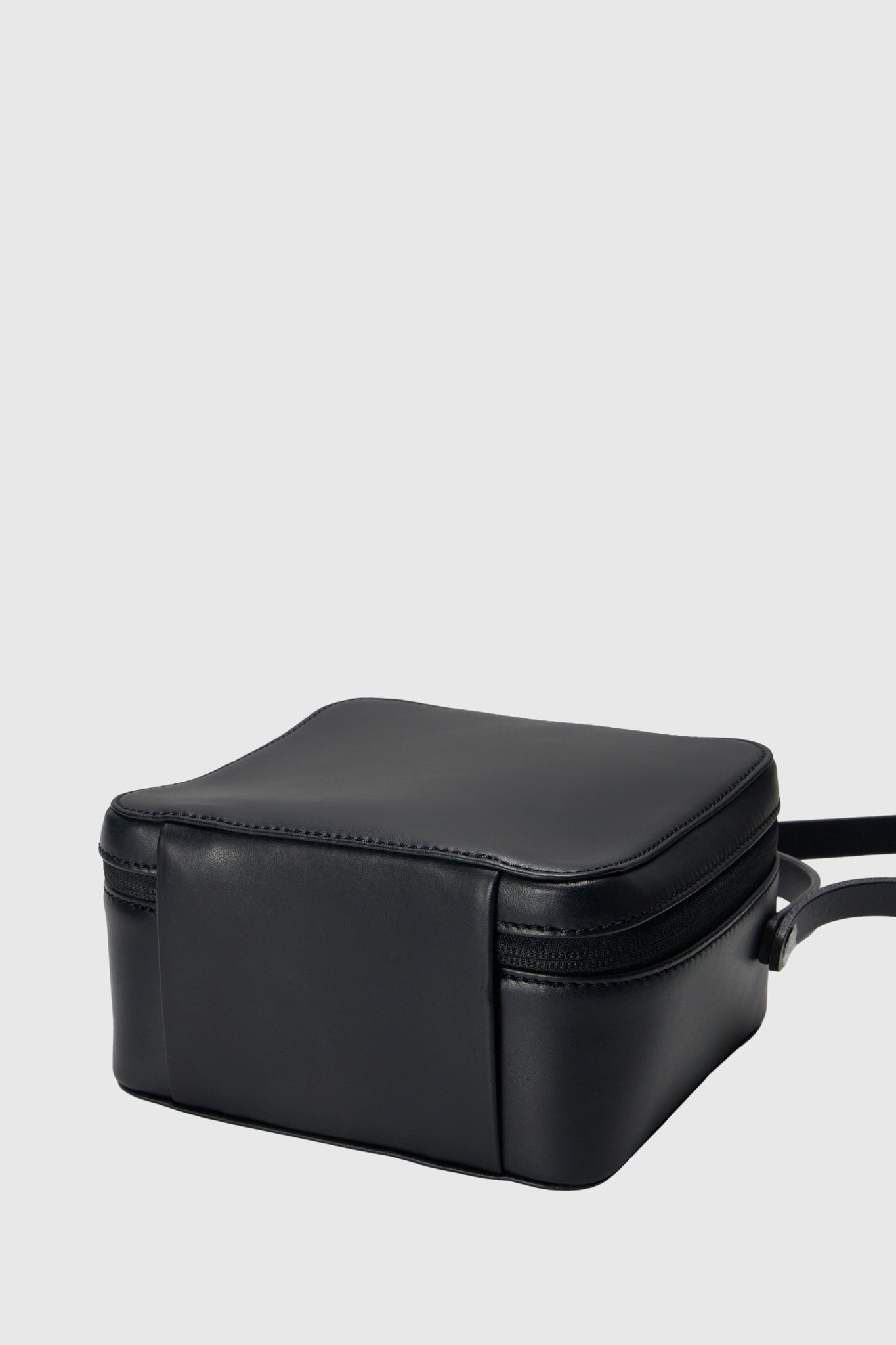 LEATHER SHOULDER BAG MADE BY AETA