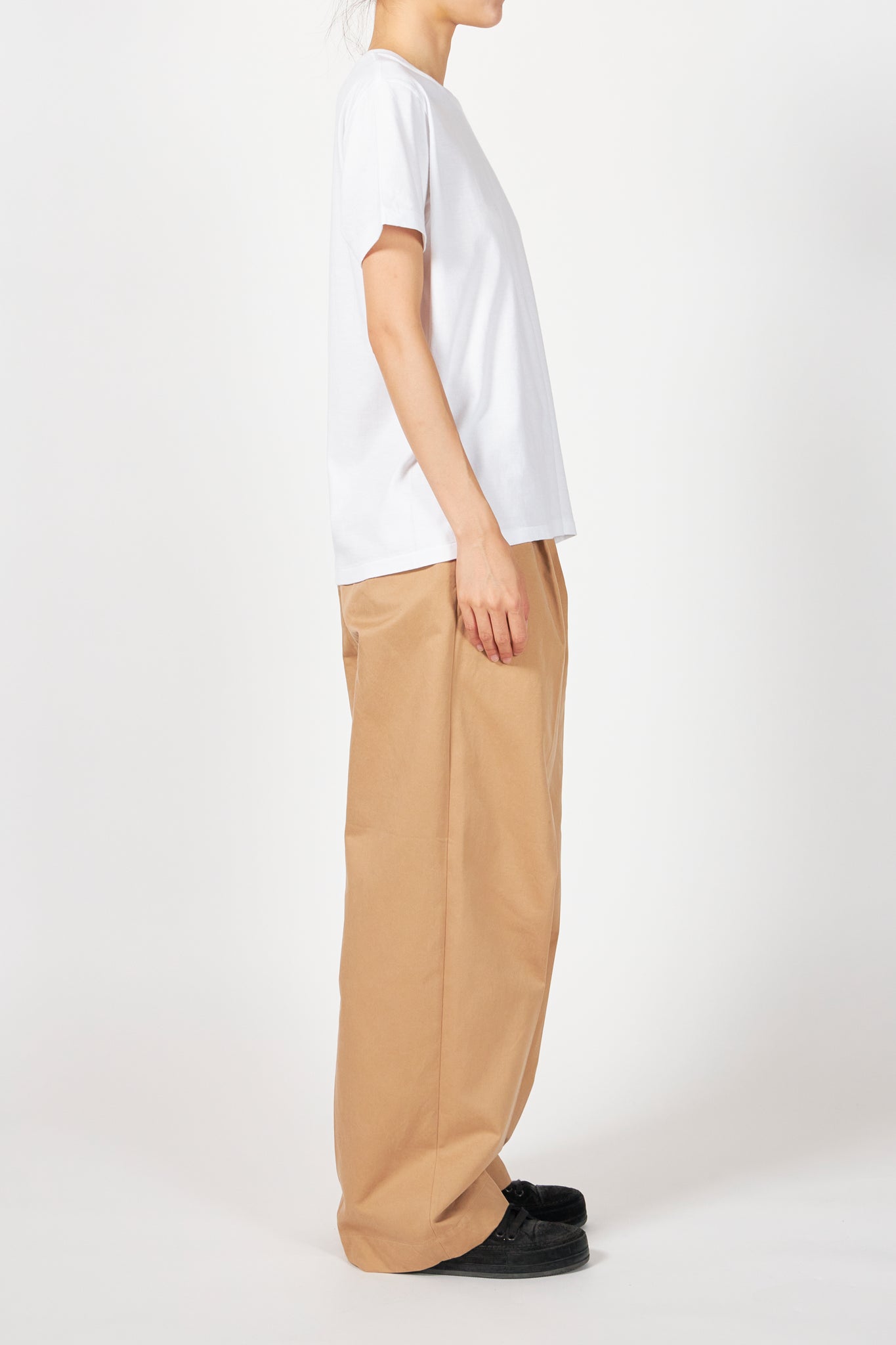 SEAMLESS CREW NECK TEE