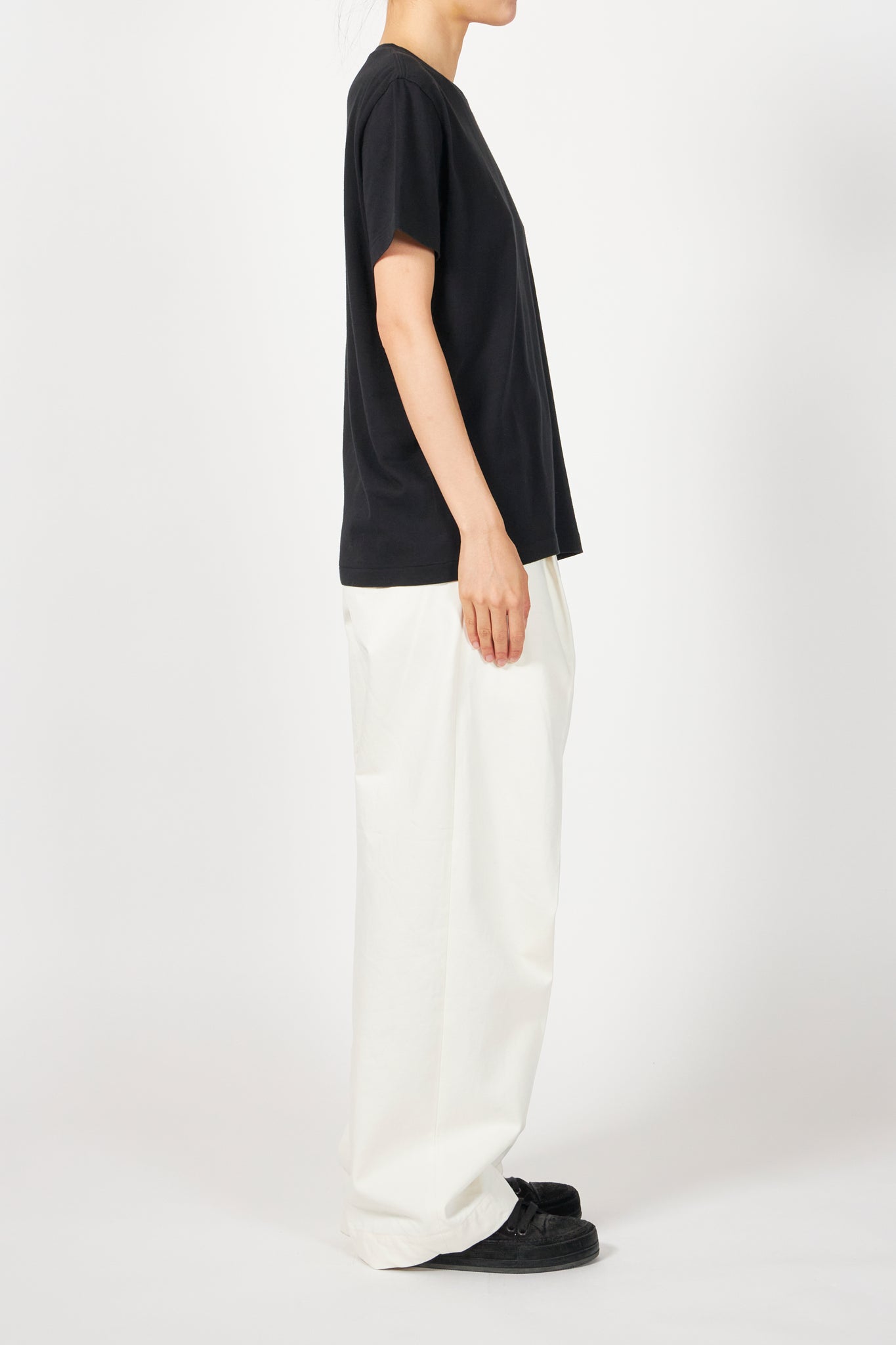 SEAMLESS CREW NECK TEE