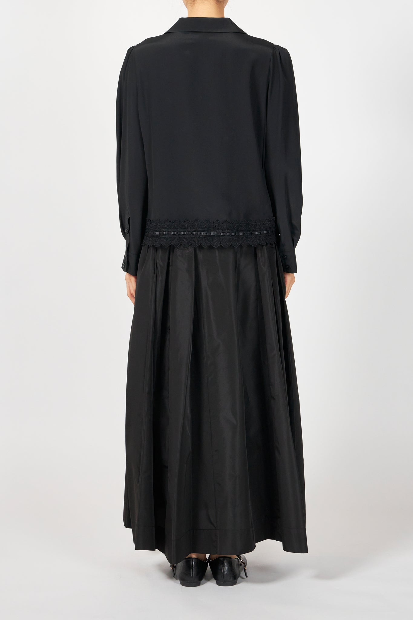 CROPPED RIBBON TRIM ROUND COLLAR SHIRT