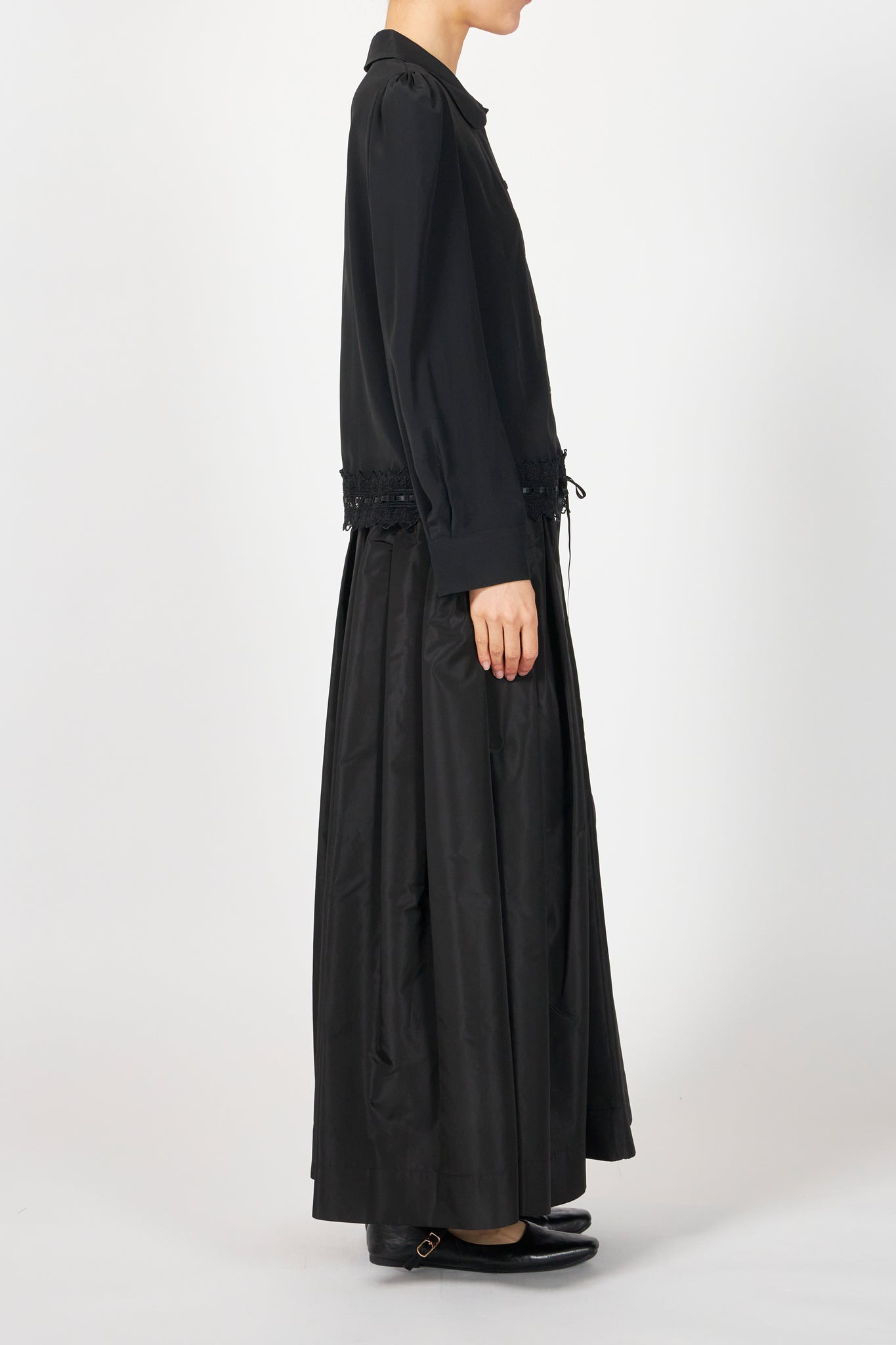 CROPPED RIBBON TRIM ROUND COLLAR SHIRT