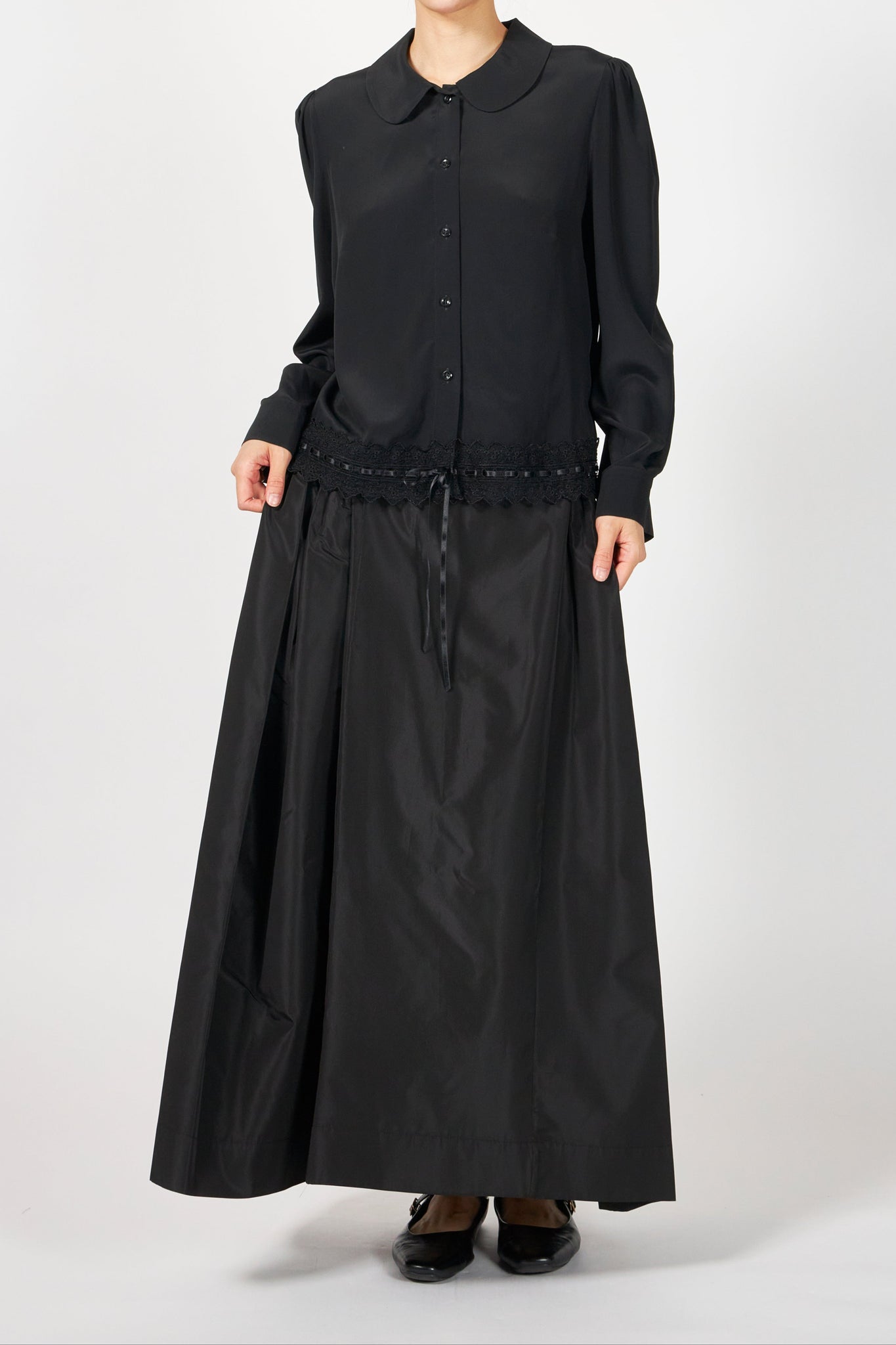 CROPPED RIBBON TRIM ROUND COLLAR SHIRT