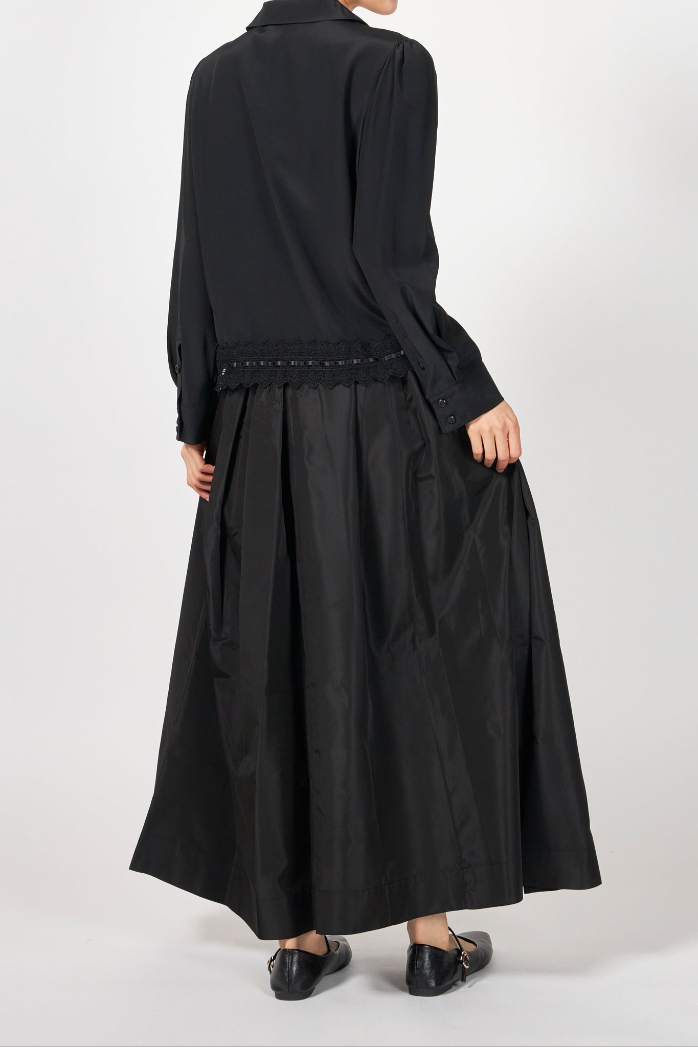 CROPPED RIBBON TRIM ROUND COLLAR SHIRT