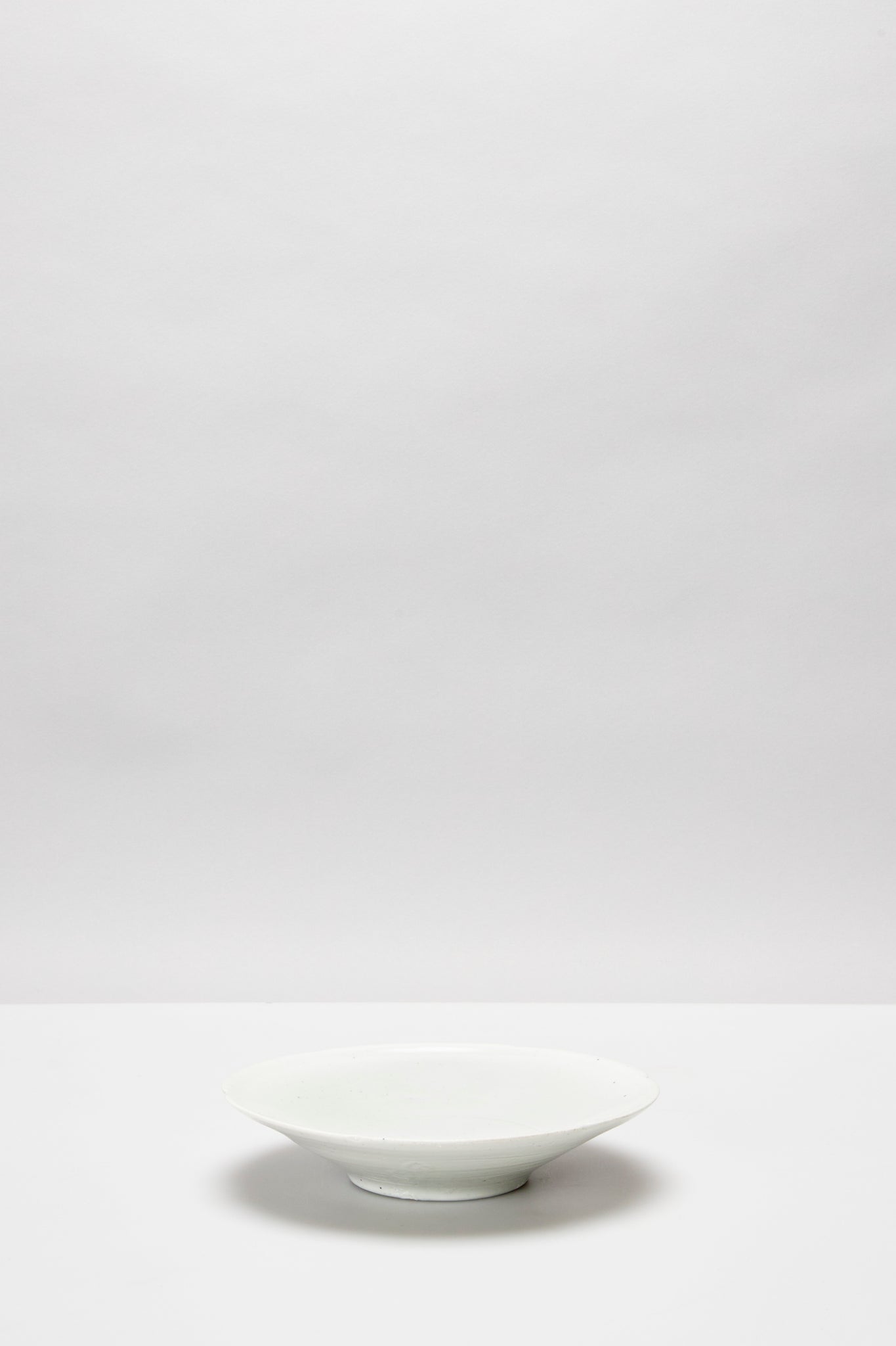 境知子 窯出ししました。 ほんのり灰を被った背の高いピッチャー、花器として