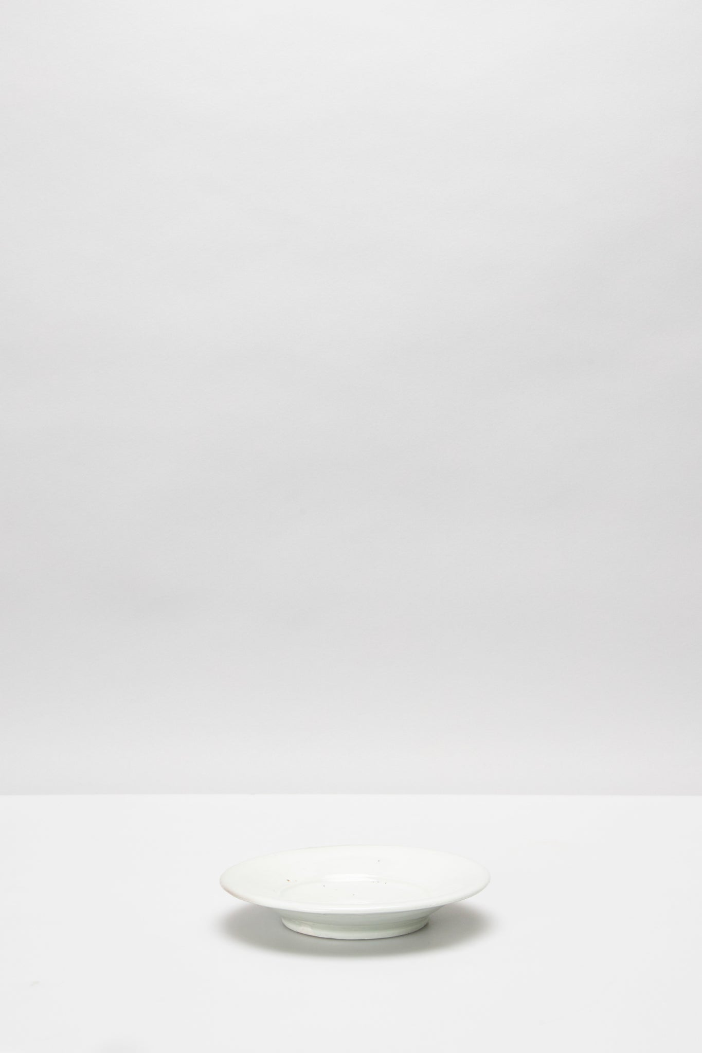 境 知子｜白磁 リム 5.5寸皿｜RIMMED PLATE