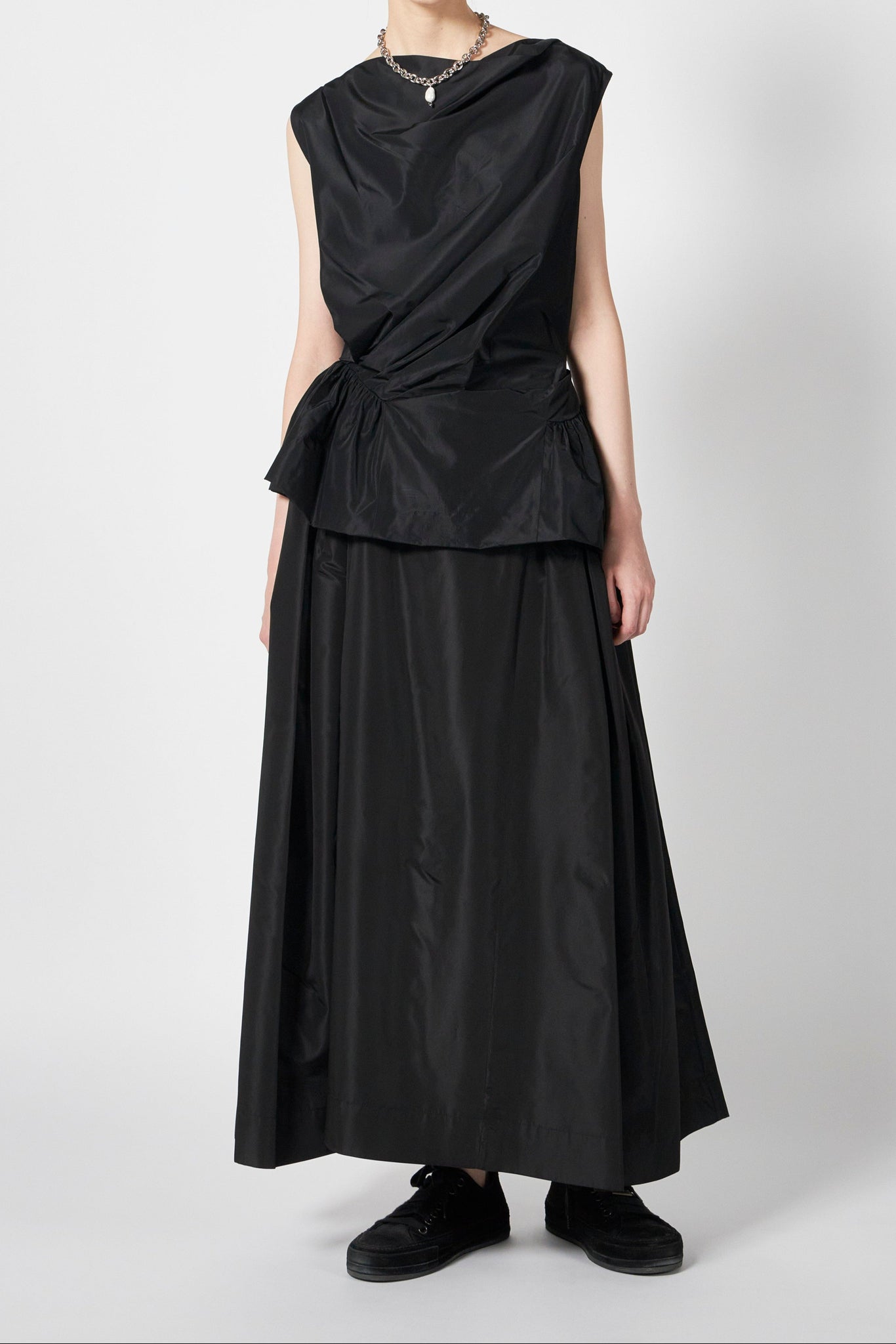 CHAIN NECKLACE W/ PEARL & CRYSTAL PENDANT