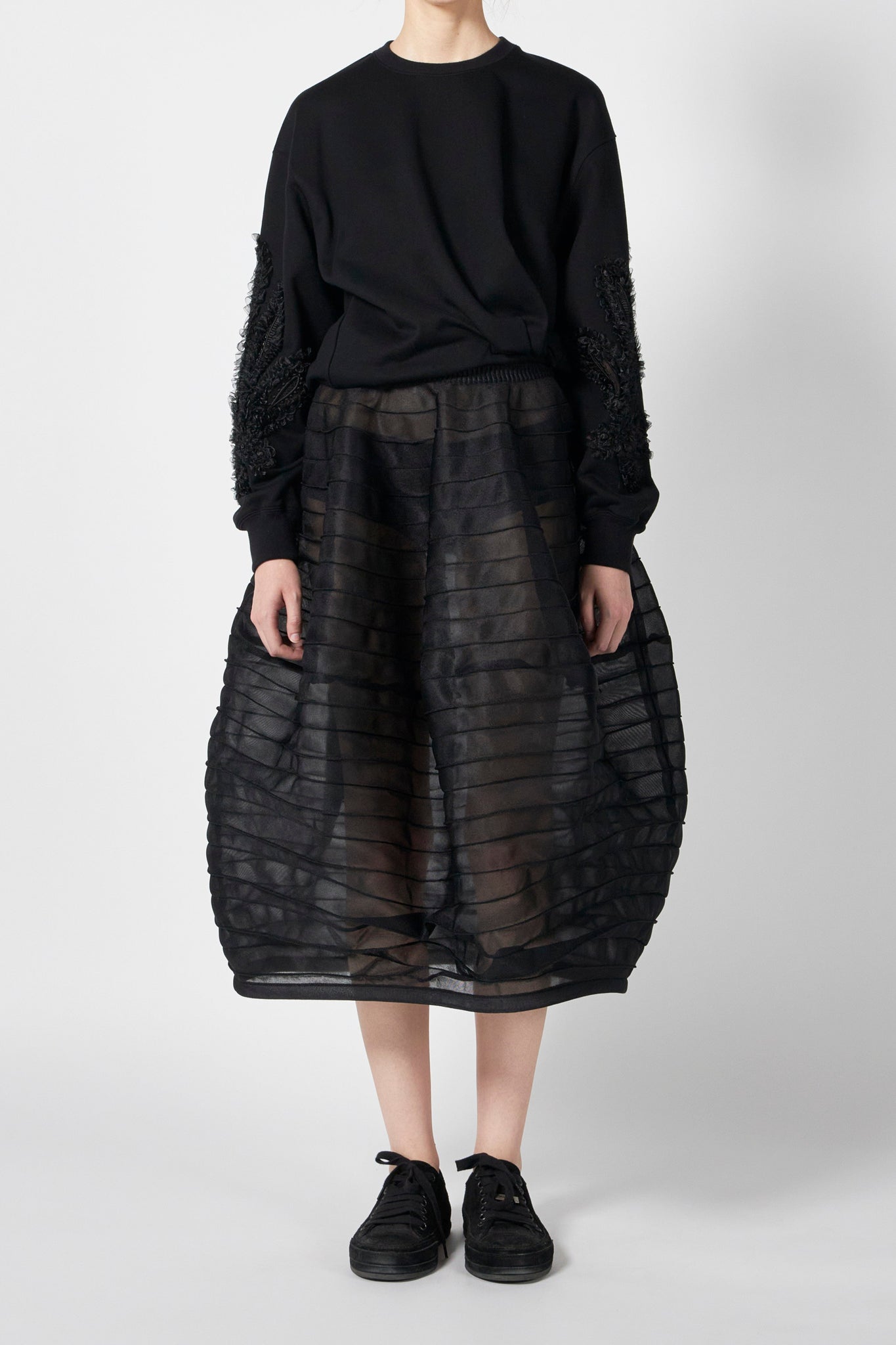 EMBROIDERED SWEATSHIRT