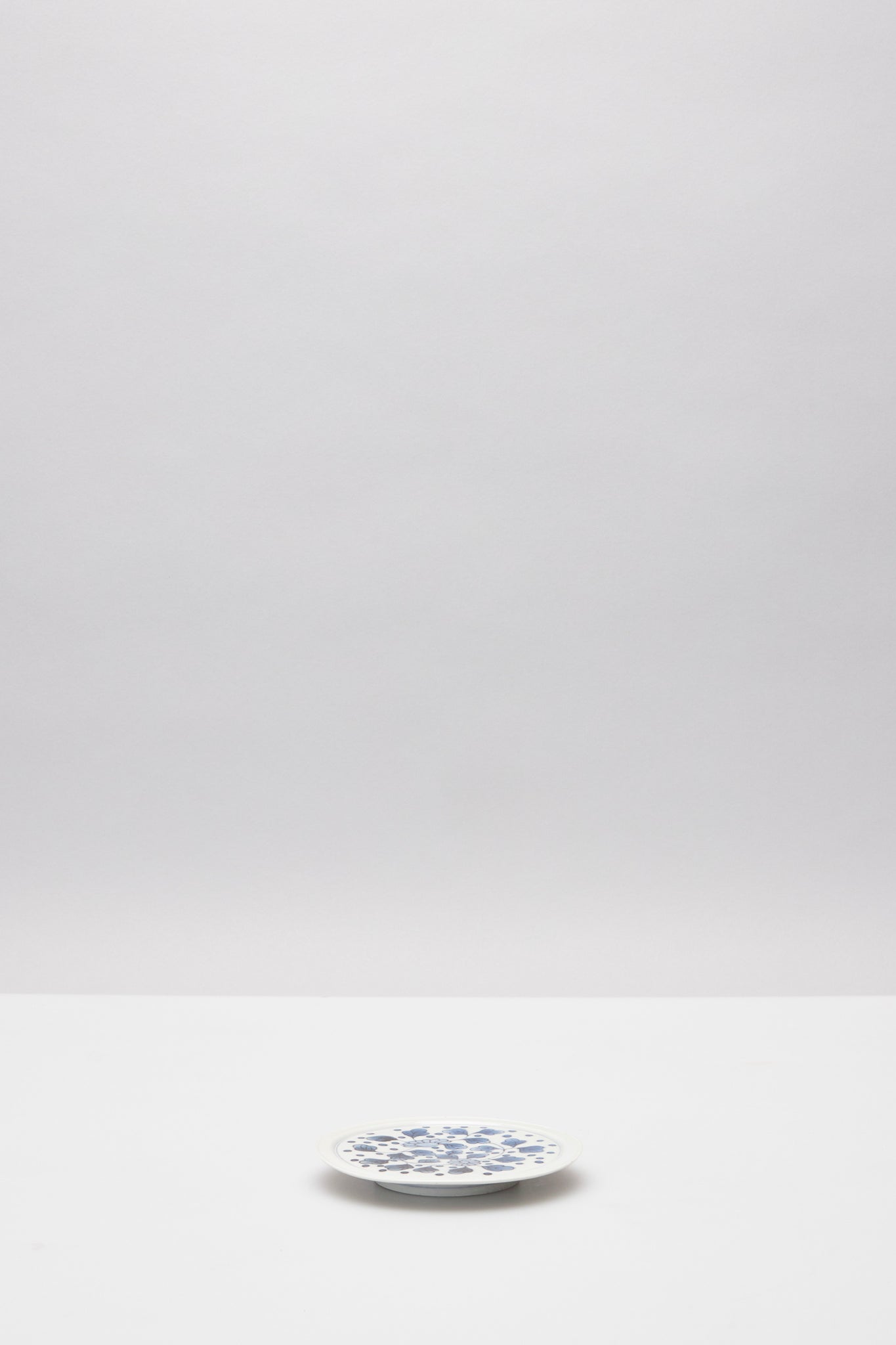 馬場 光二郎｜染付唐草4付リム皿｜ARABESQUE PLATE