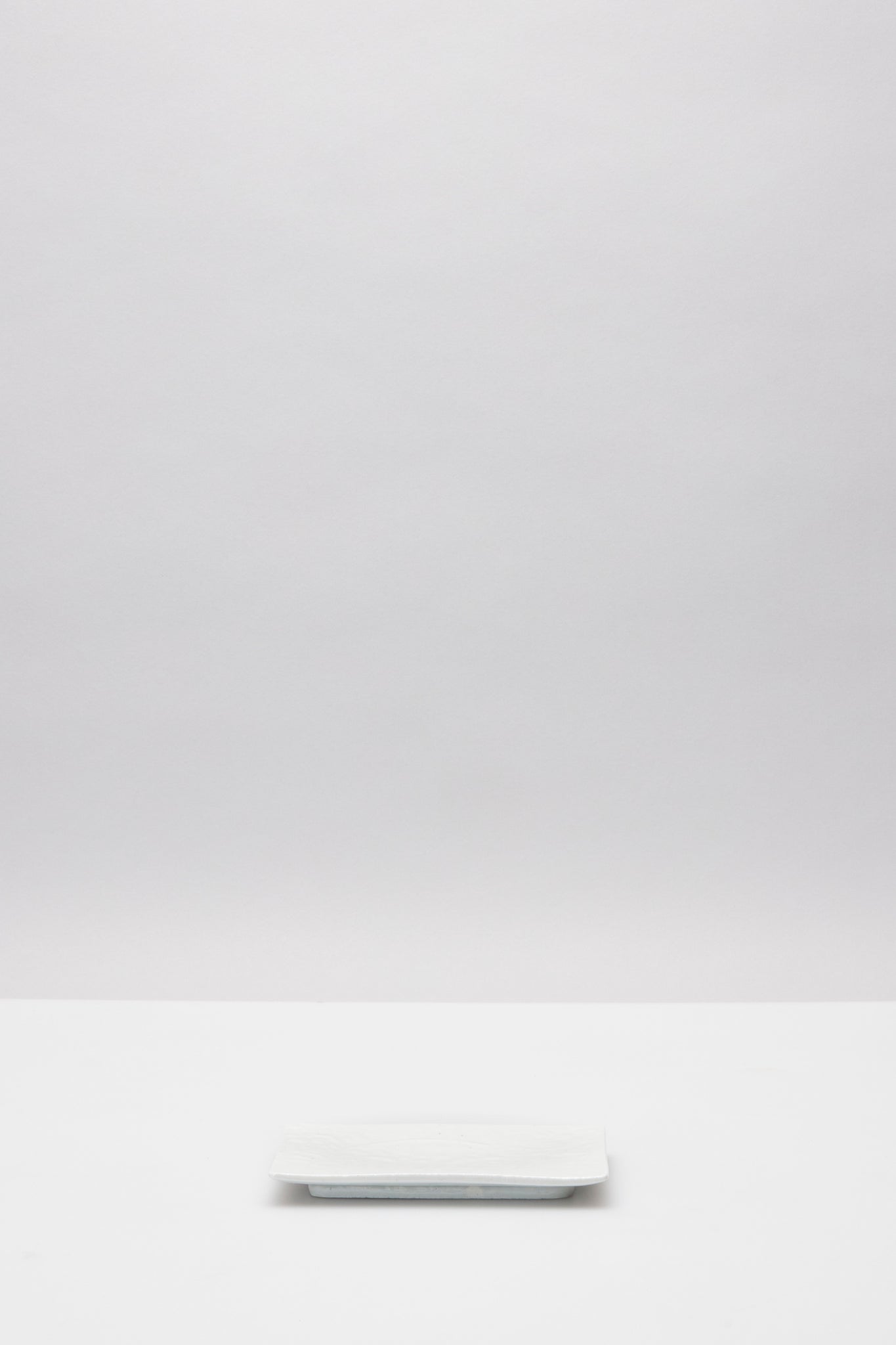 馬場 光二郎｜白磁唐草型打長角器M｜ARABESQUE RECTANGLE PLATE