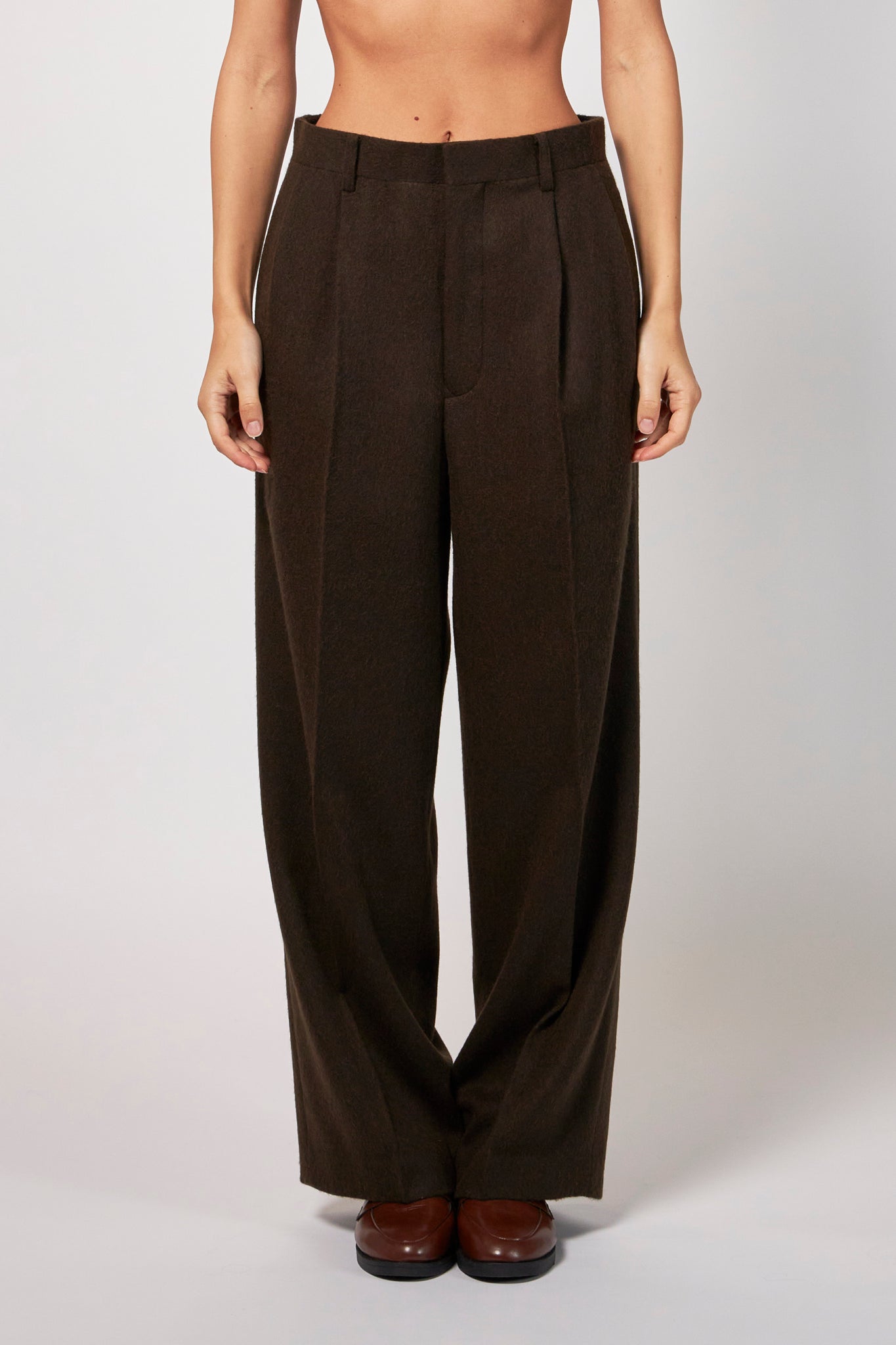 BABY CAMEL FLANNEL TWO-TUCK SLACKS