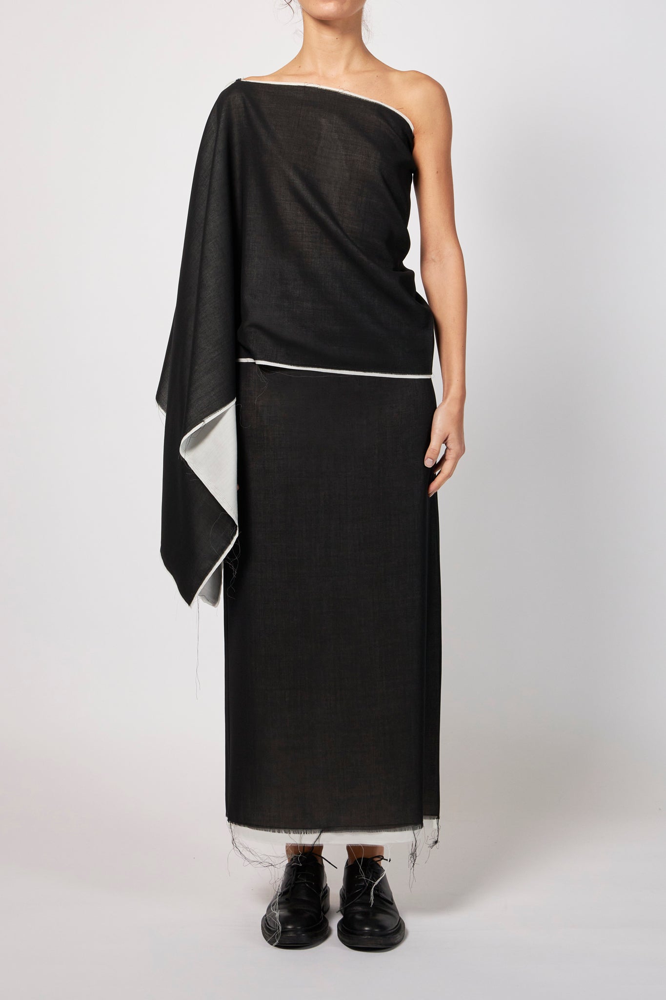 Macha scarf raw black and white