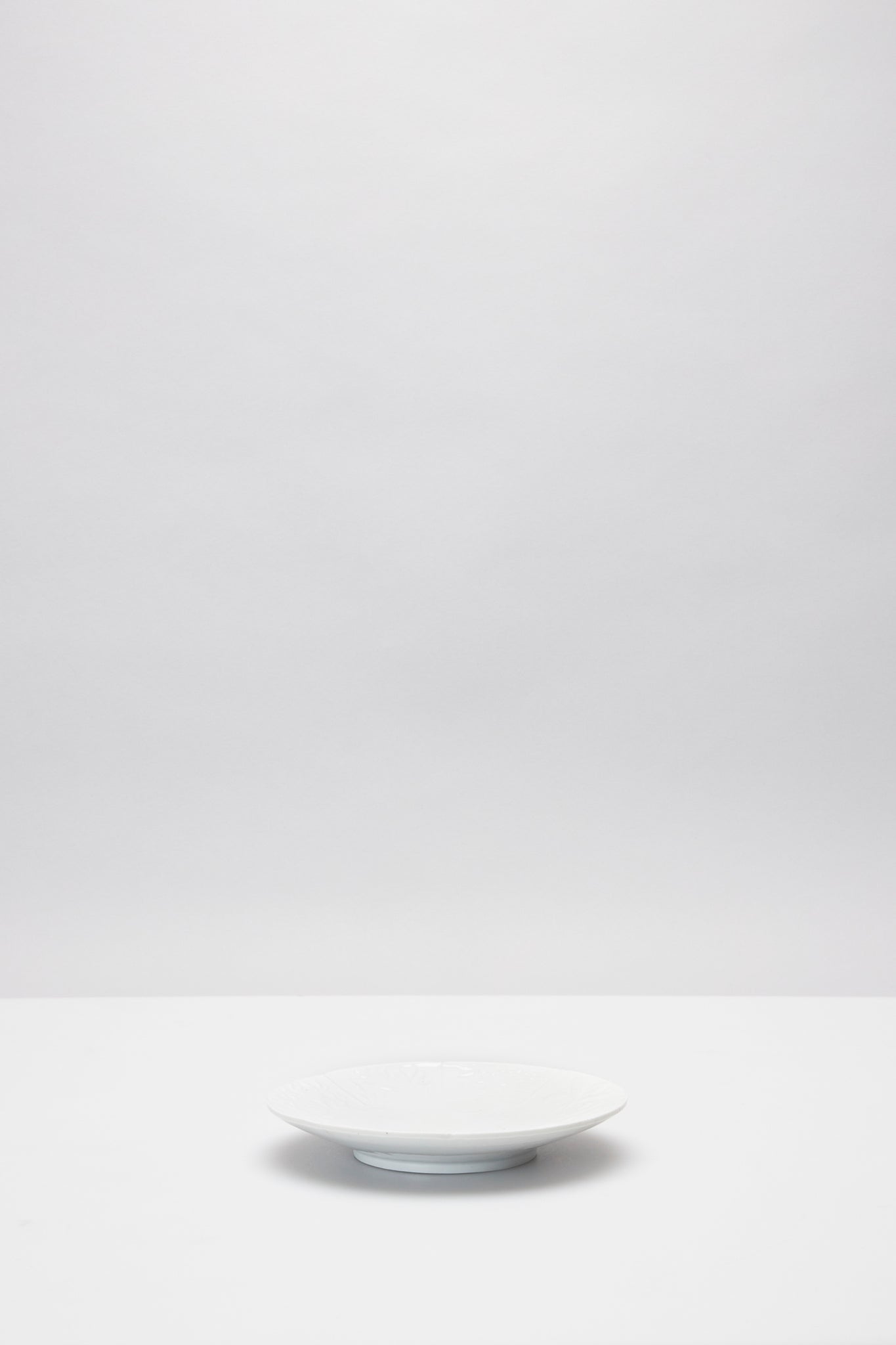 馬場 光二郎｜白磁草花型打５.５寸輪花皿｜FLOWER RINKA PLATE S