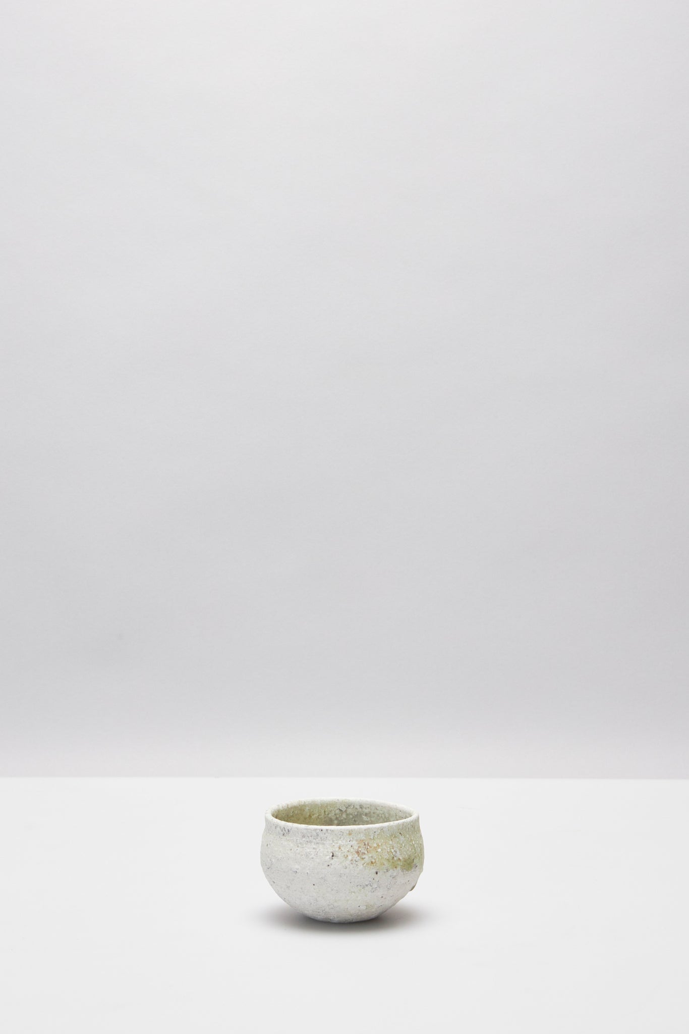 辻村 唯｜NATURAL ASH GLAZE WINE CUP SMALL – ATELIERMO
