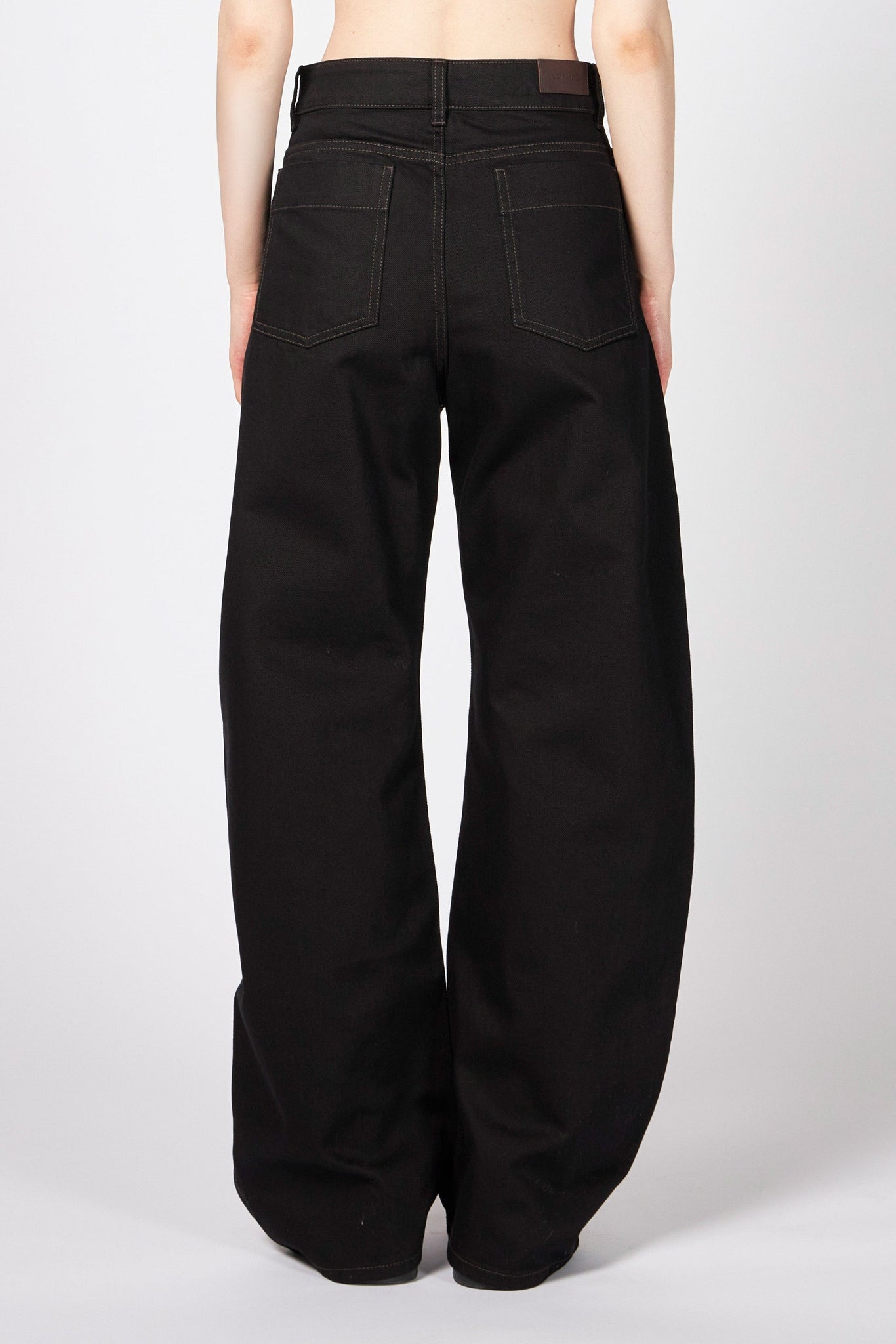 HIGH WAISTED CURVED PANTS – ATELIERMO