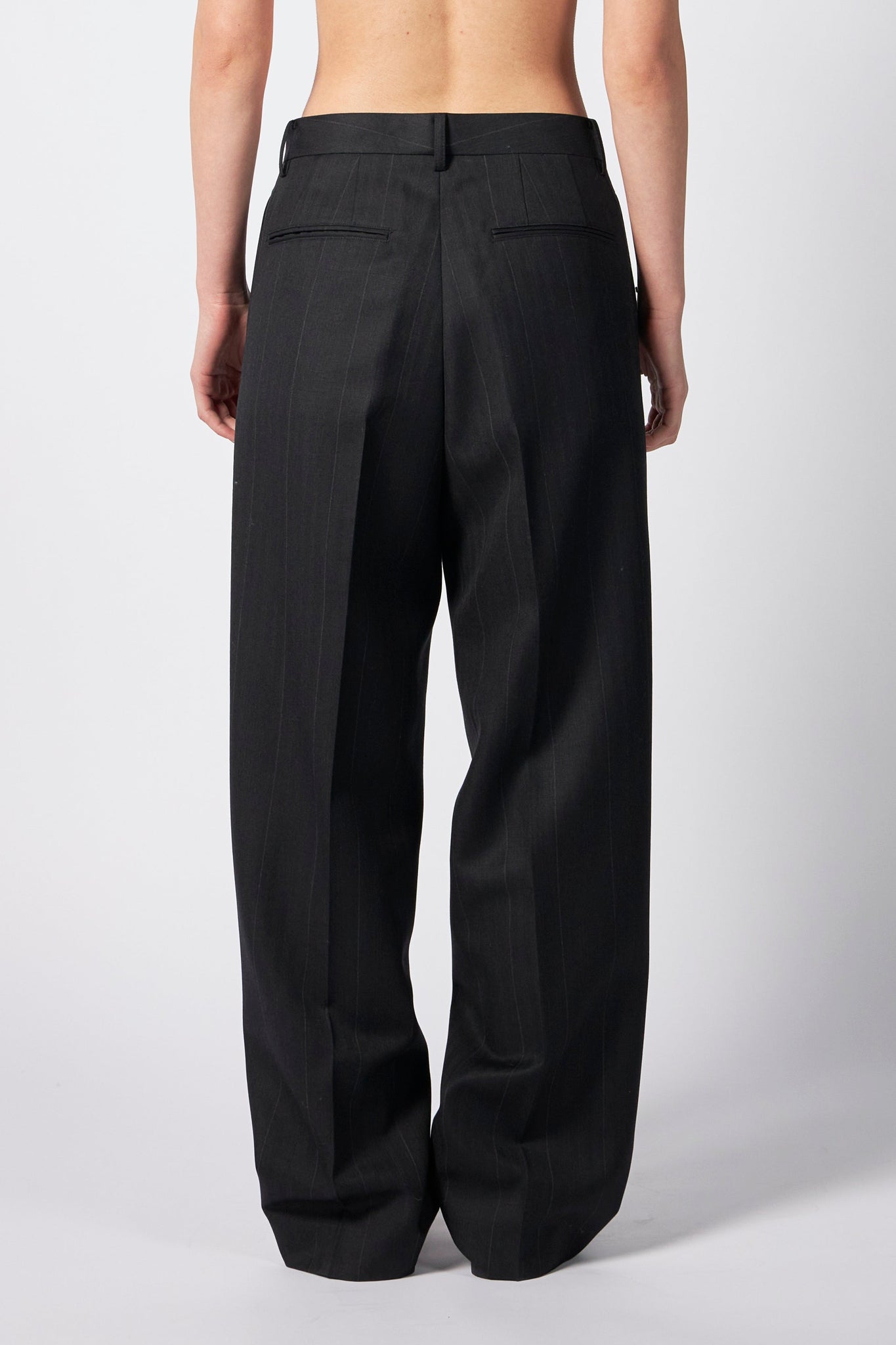 BLUEFACED WOOL TWO-TUCK SLACKS – ATELIERMO