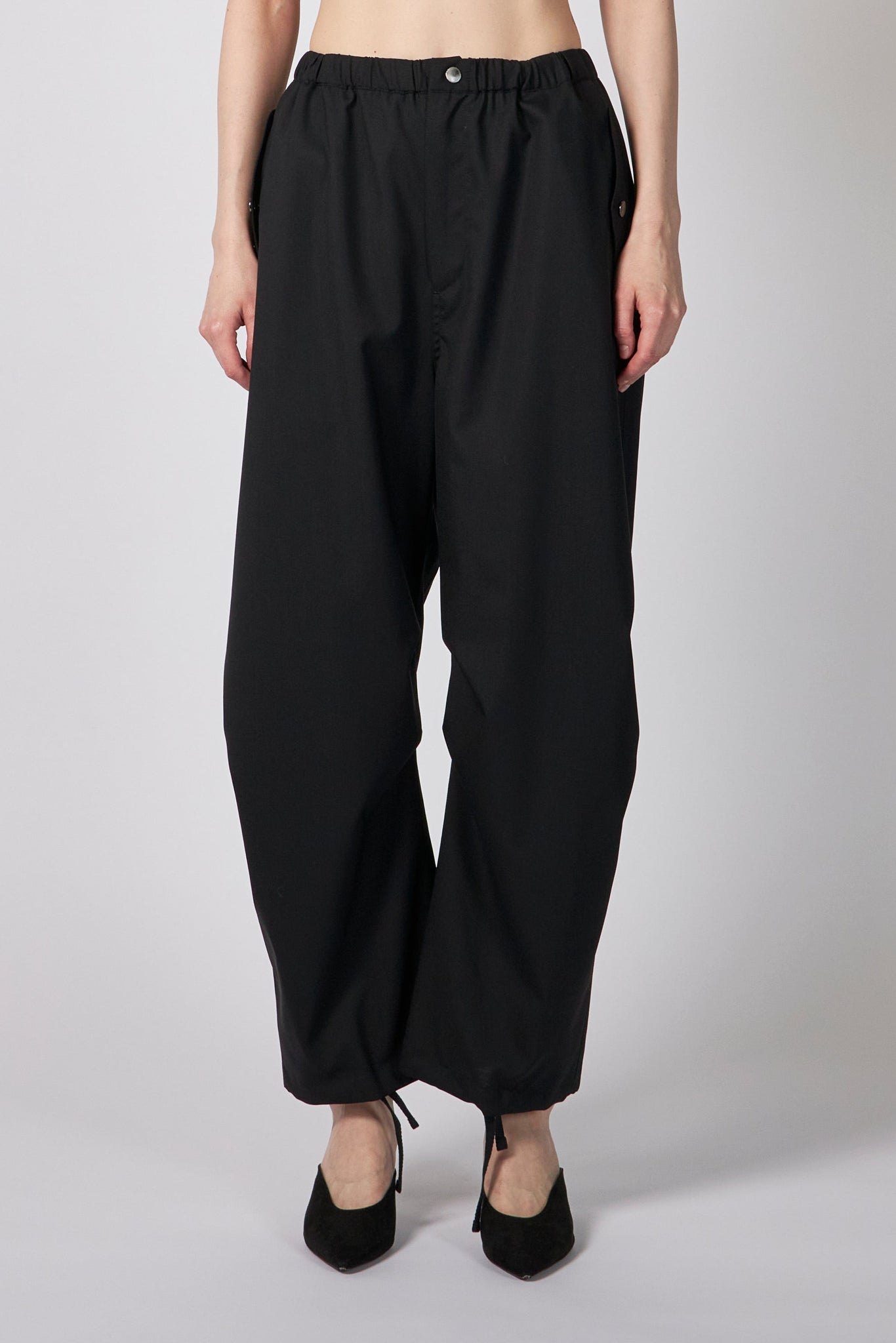 MONICA WOOL TUCK WIDE PANTS – ATELIERMO