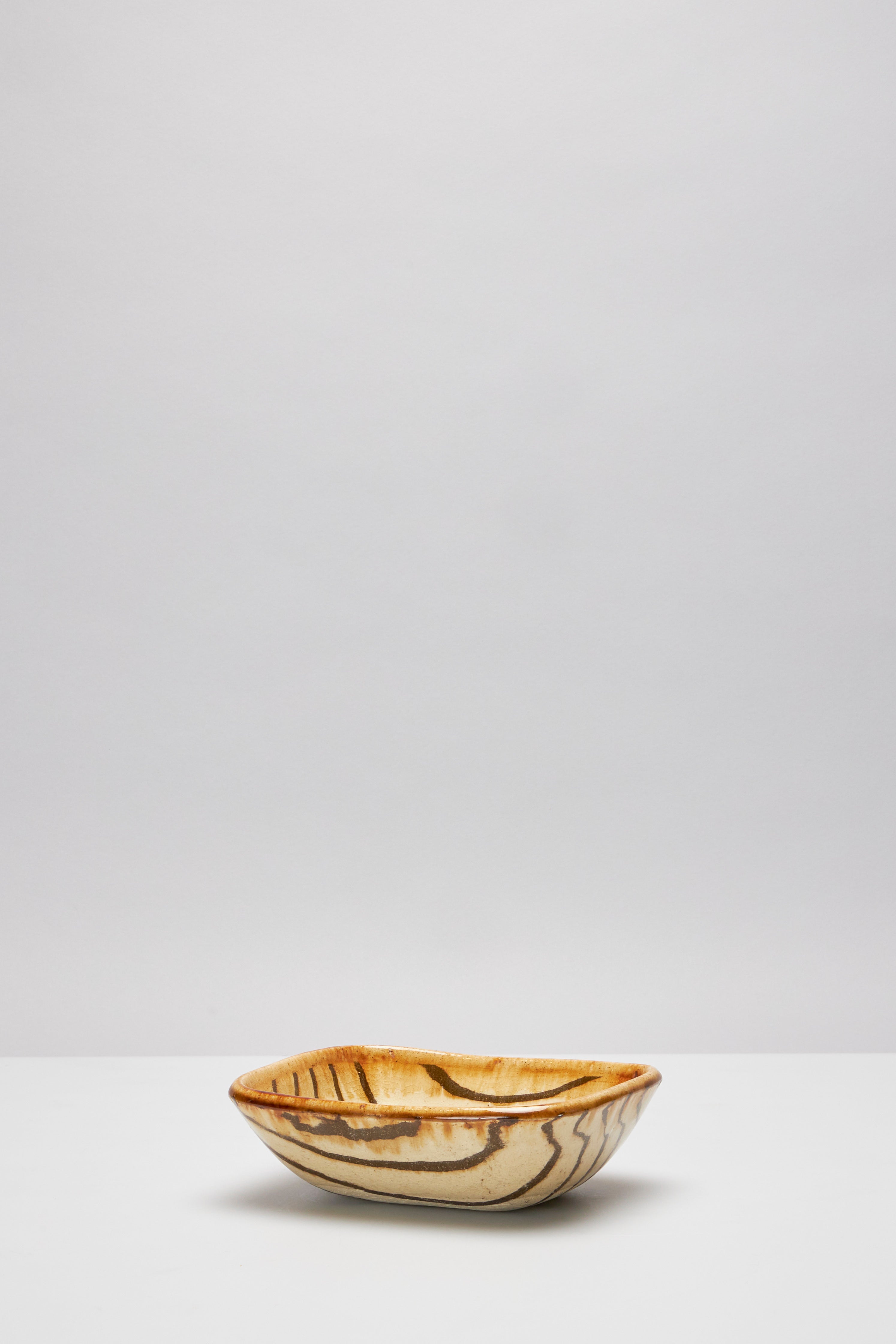 辻村唯　自然釉朴葉皿 辻村 唯｜NATURAL ASH GLAZE HOBA LEAF SMALL PLATE – ATELIERMO
