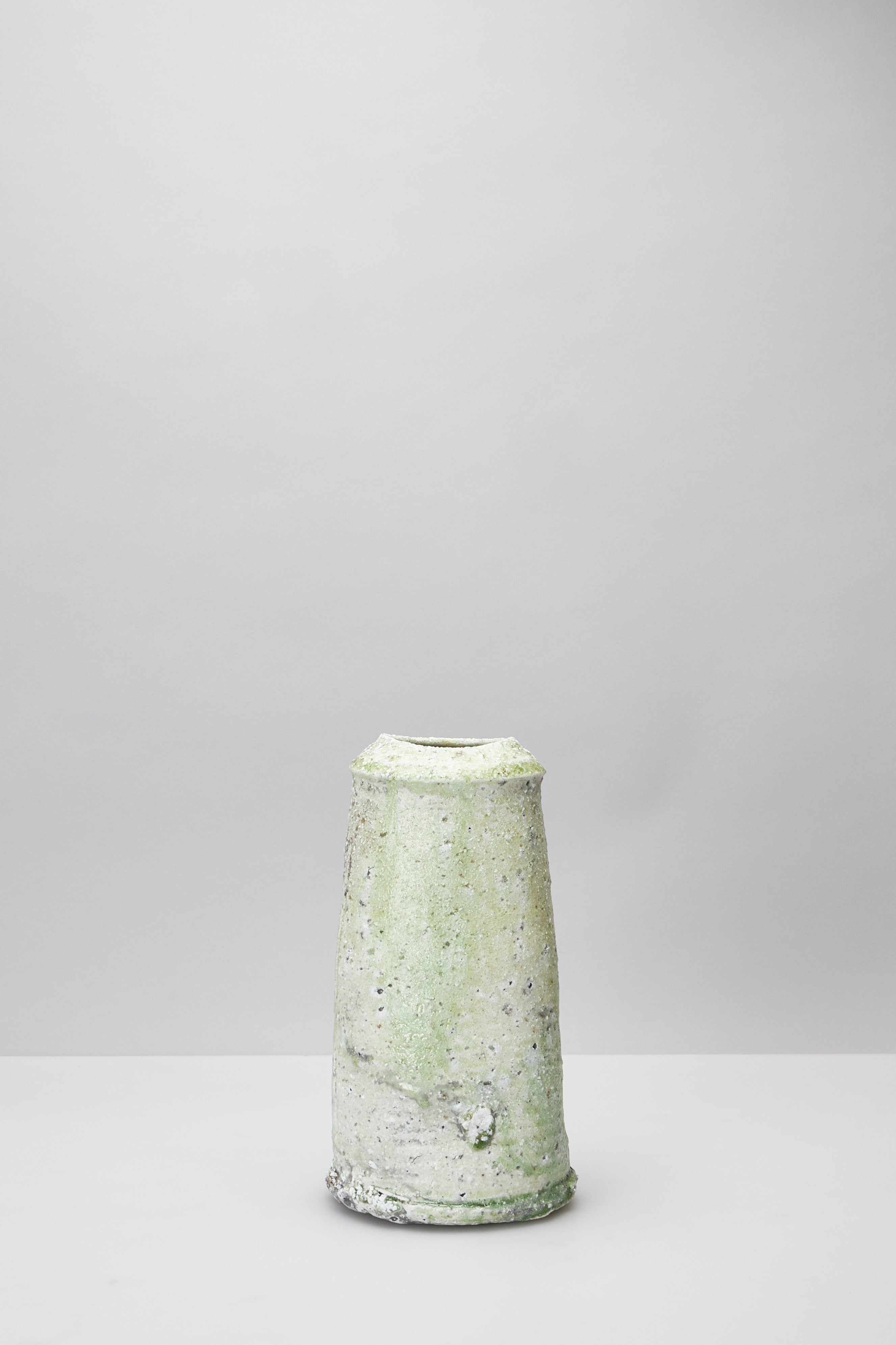 実家整理　辻村唯　掛け花生 辻村 唯｜NATURAL ASH GLAZE FLOWER BUCKET L – ATELIERMO