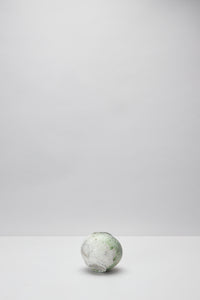 辻村 唯｜NATURAL ASH GLAZE SHORT-NECK VASE B – ATELIERMO