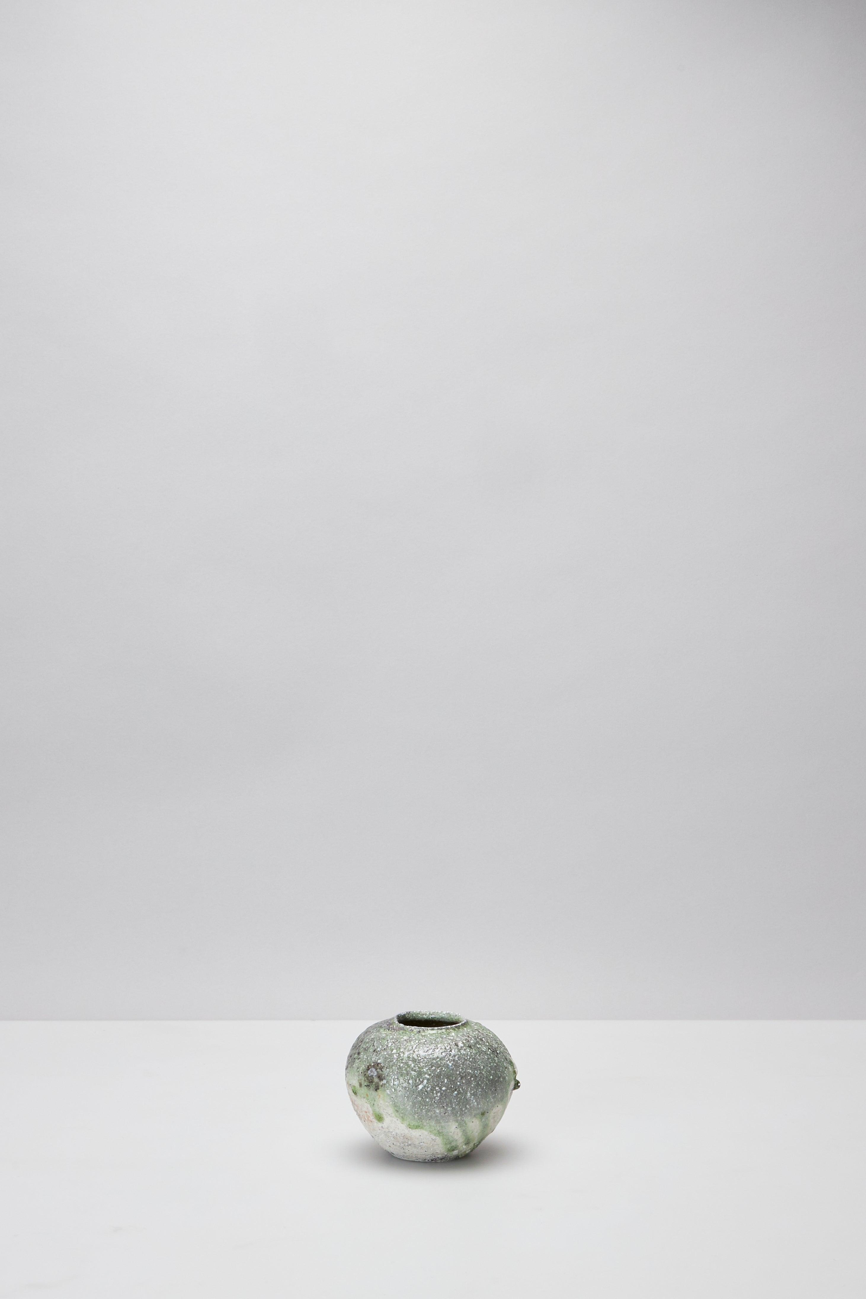 辻村 唯｜NATURAL ASH GLAZE HOBA LEAF SMALL PLATE – ATELIERMO
