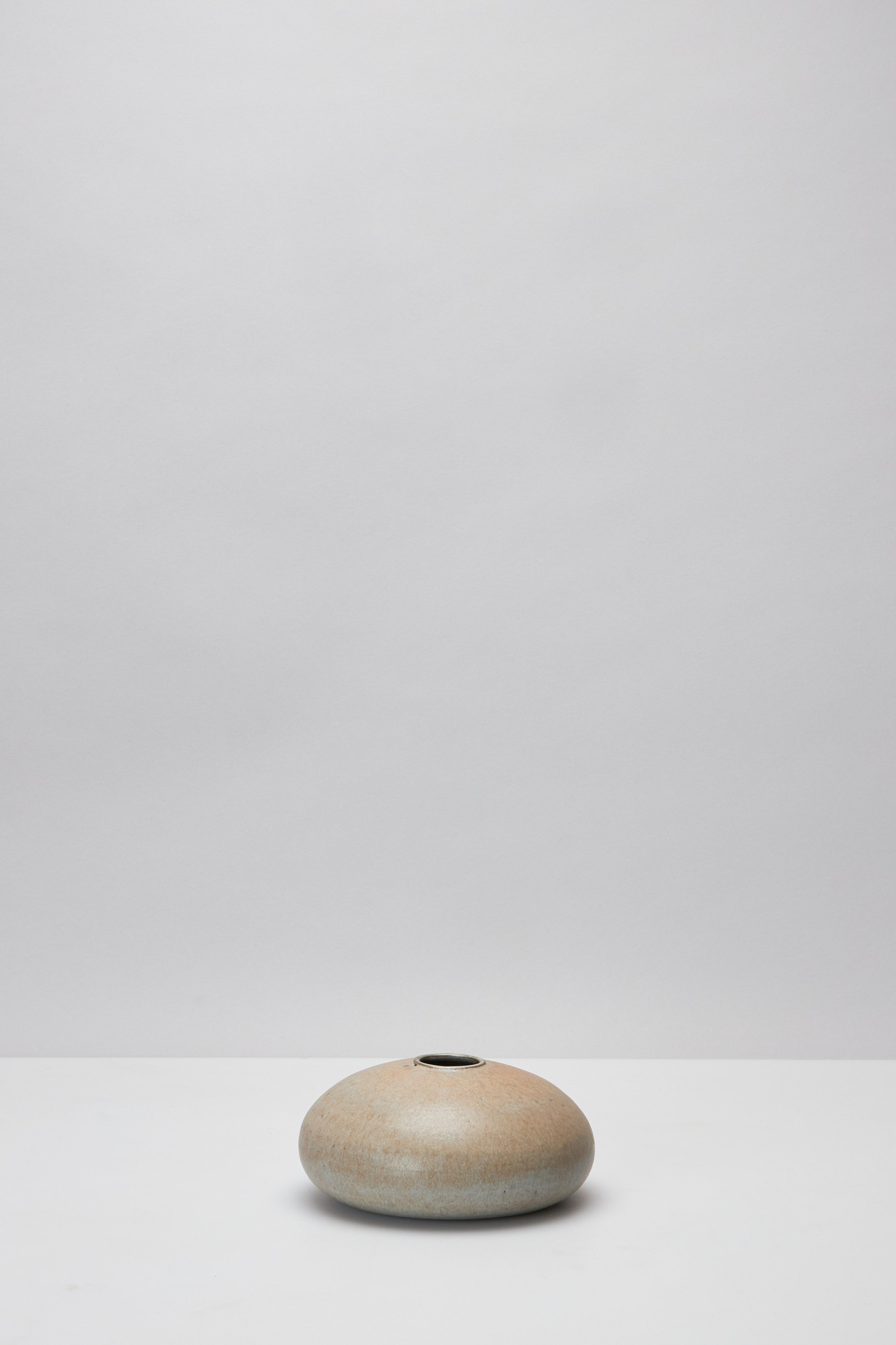 鏡原 愛莉 ｜PITCHER – ATELIERMO