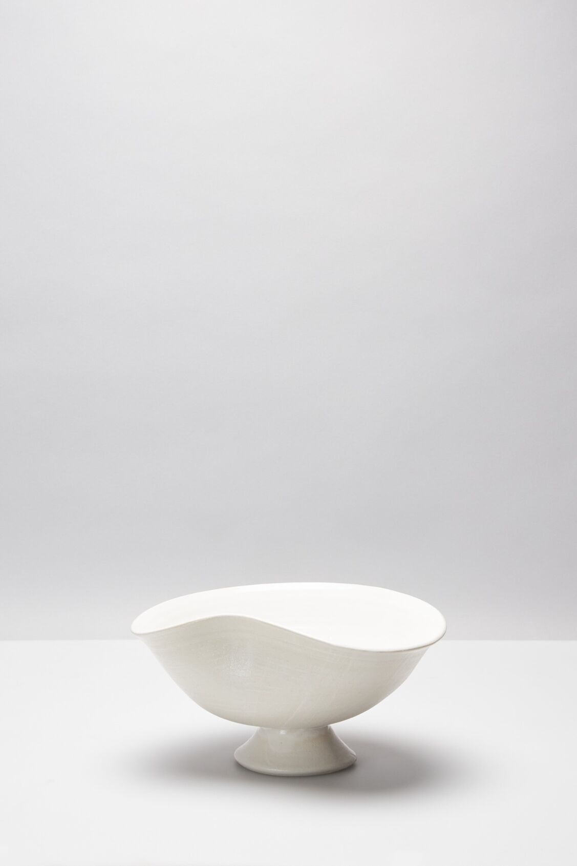 OYSTER HIGH-LEG SERVING BOWL